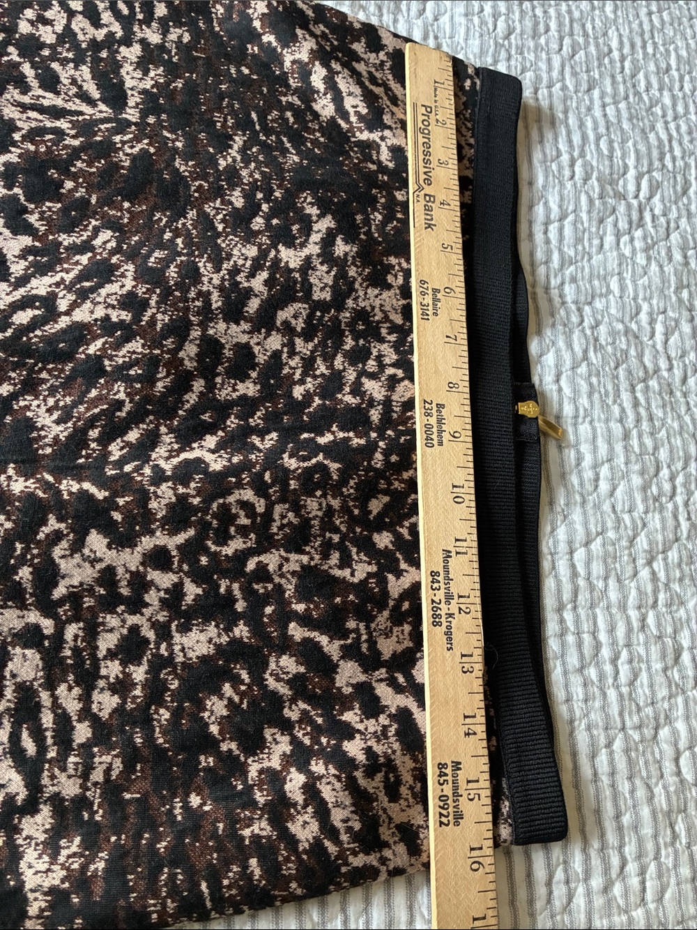 Rafaella Black and Tan Abstract Print Pencil Skirt, Size: 8 - Picture 3 of 7